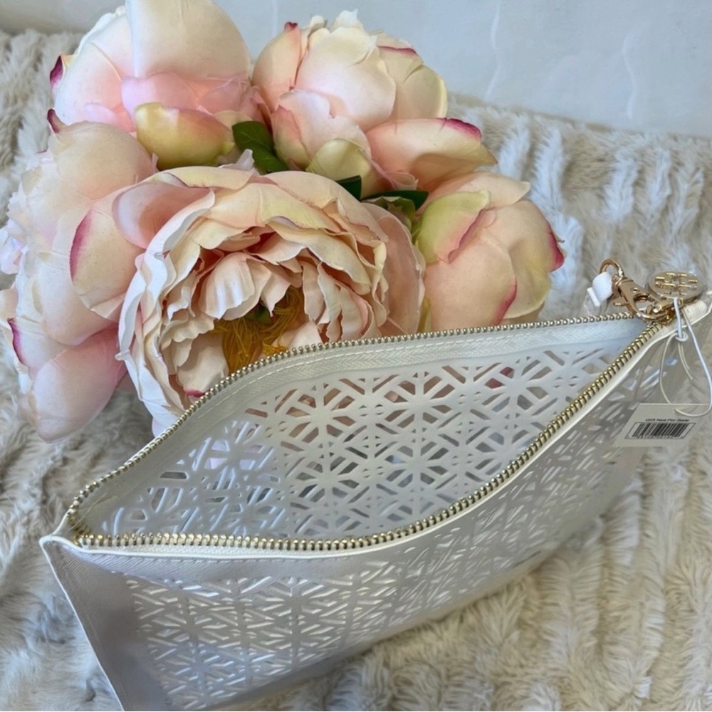 NWT Tory Burch Pouch Clutch / Cosmetic Bag
Travel NEW - Picture 2 of 8